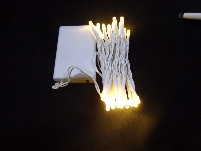 LAMPKI 40 LED NA BATERIE BIAŁY PRZEWÓD ciepła biel