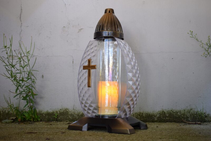 ZNICZ LAMPION OZDOBNY Z KRZYŻEM LATARENKA OWAL złota